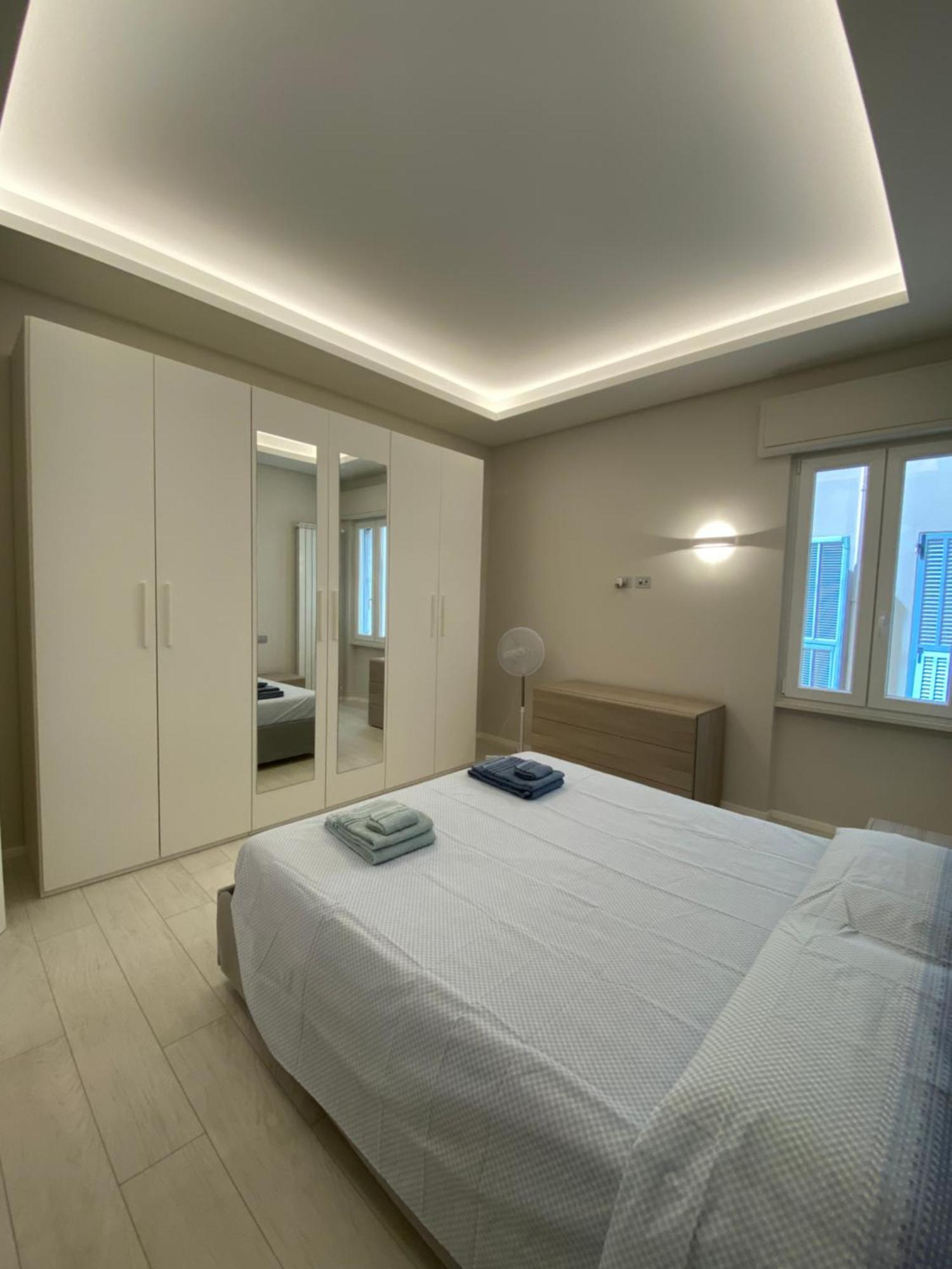 Ferienwohnung Casa Dante: Oneglia Centro-Marina-Spiagge Imperia Exterior foto