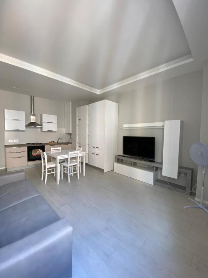 Ferienwohnung Casa Dante: Oneglia Centro-Marina-Spiagge Imperia Exterior foto