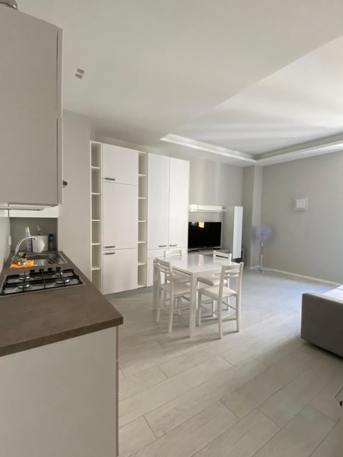 Ferienwohnung Casa Dante: Oneglia Centro-Marina-Spiagge Imperia Exterior foto
